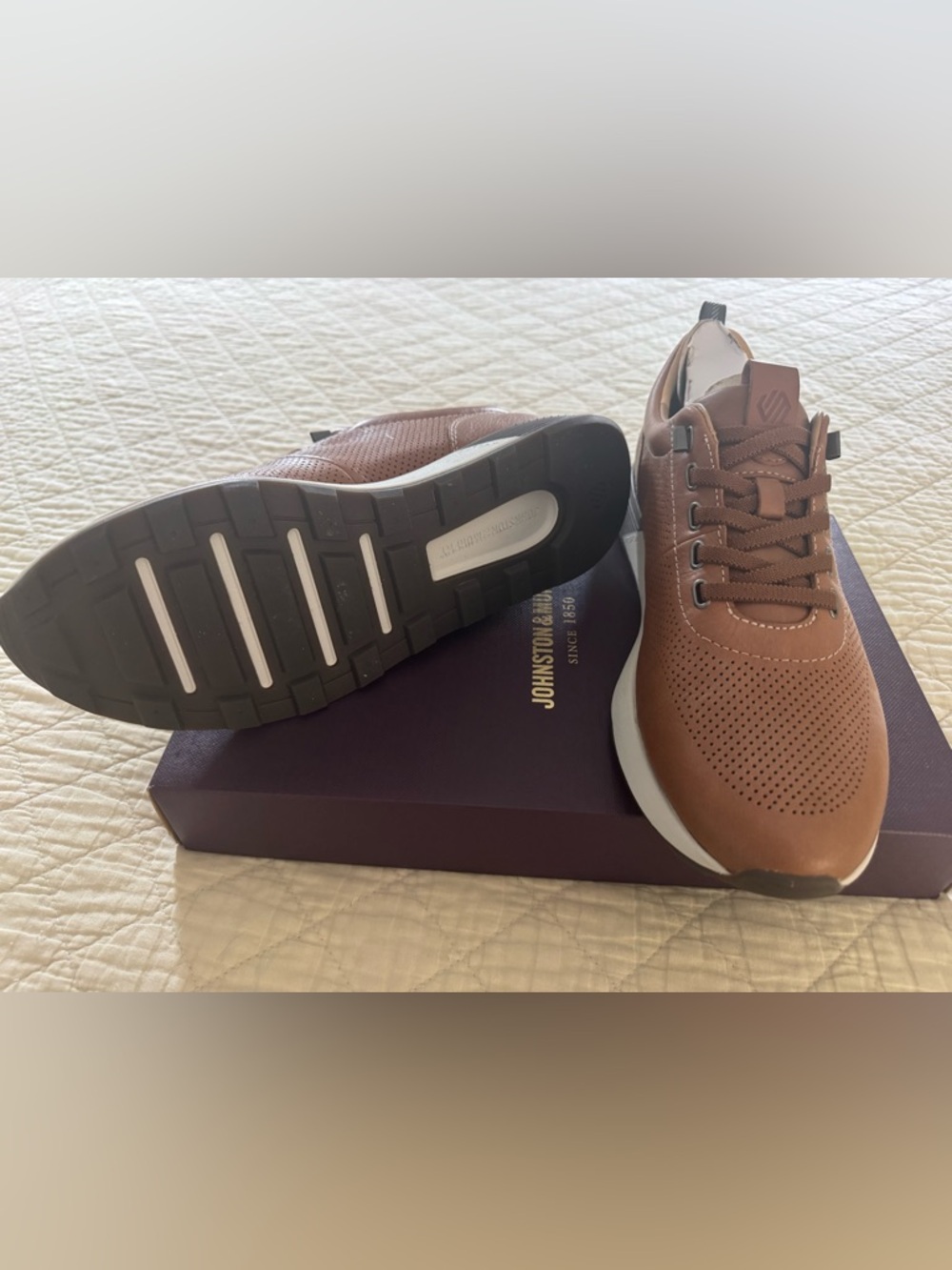 Johnson & Murphy Kinnon Perfed Jogger, Leather, 10.5 M Sneaker Oxford, NWT - Picture 4 of 10